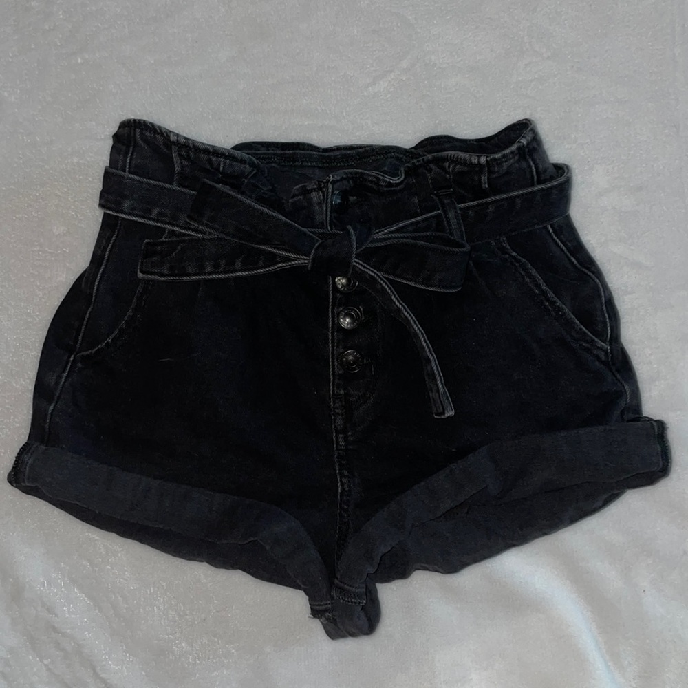 High-Waisted American Eagle Shorts with Belt
